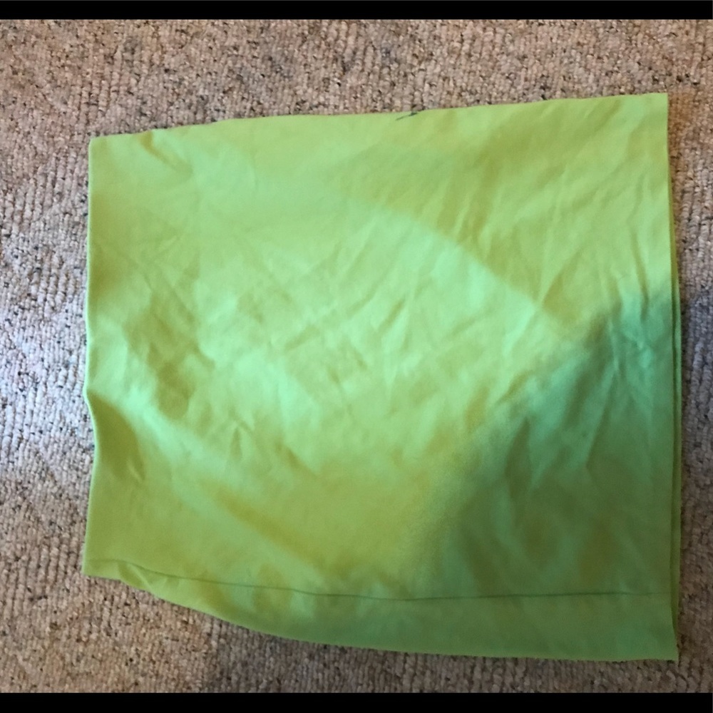 Suit skirt premise